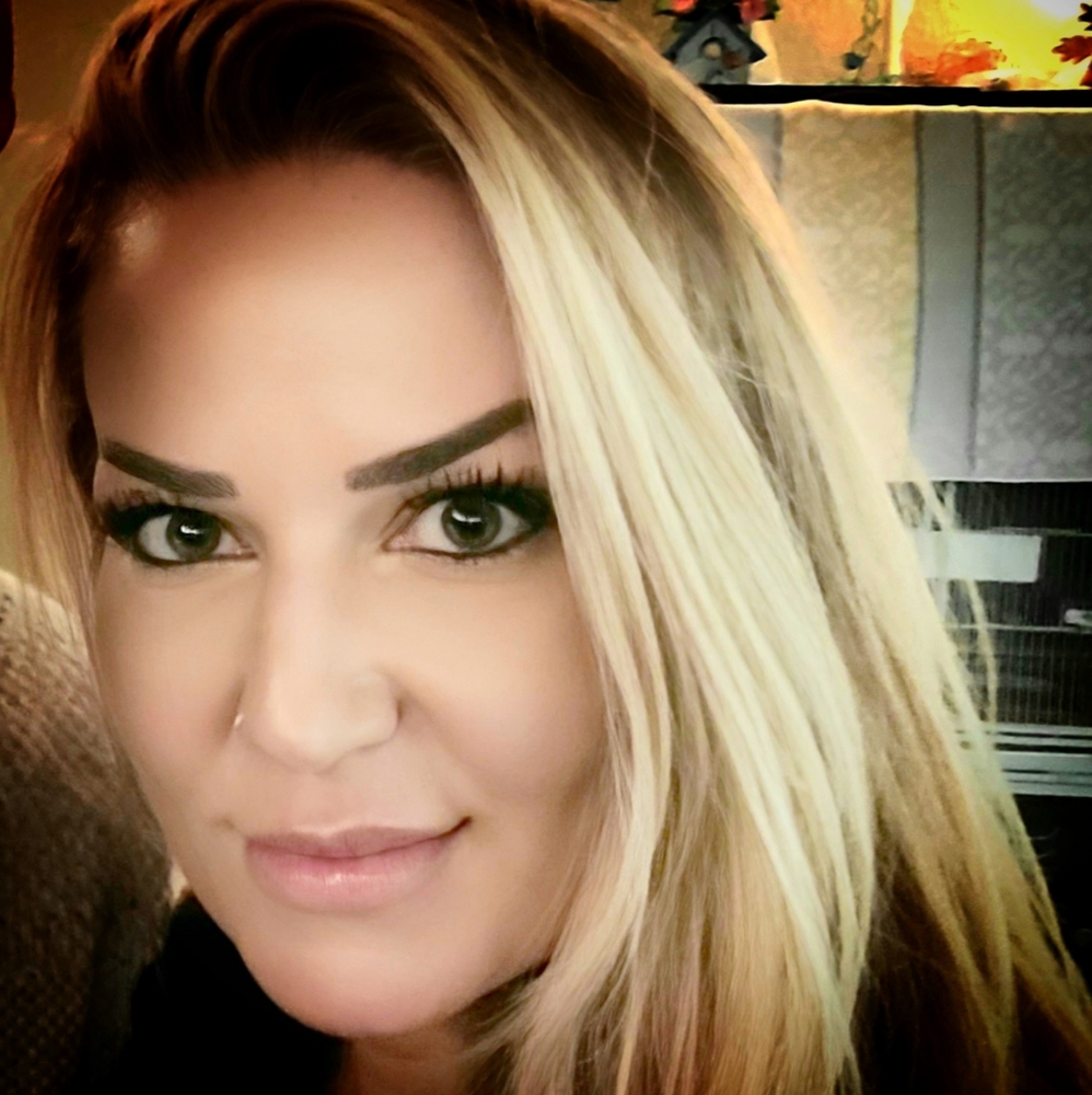 Meet your Posher, Jennifer.
